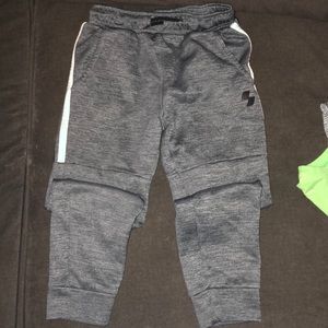 Boy’s track pants - medium 7/8